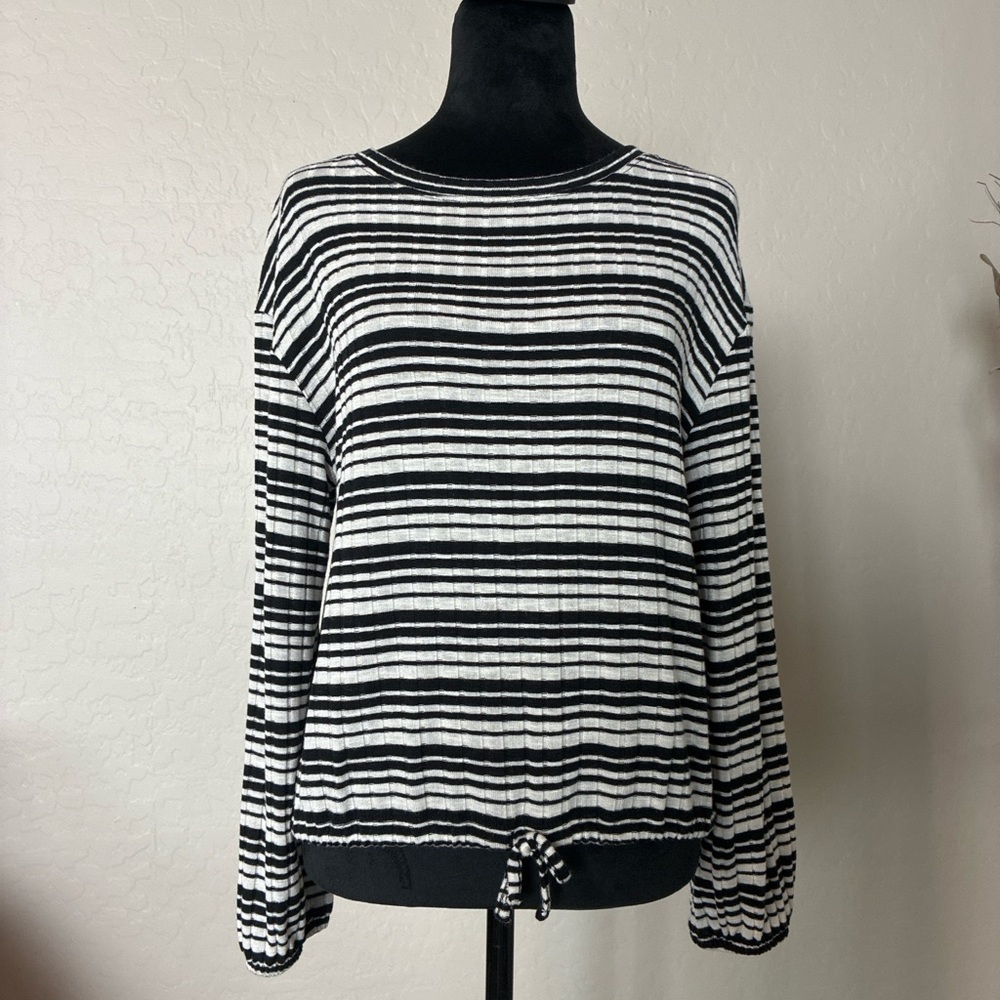 Mudd Black & White Striped Long Sleeve Top with Drawstring Hem - Size M